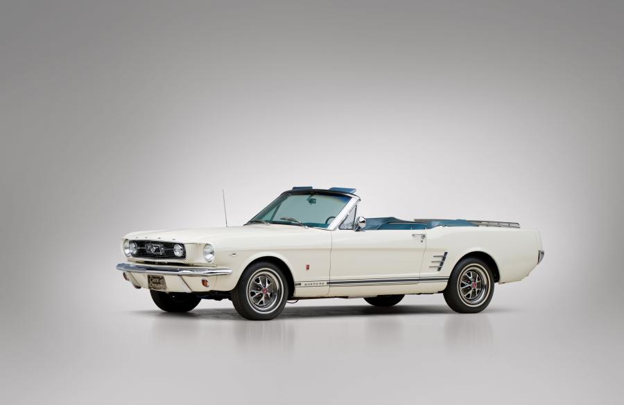  Ford Mustang Convertible 1966 года  (фото 1 из 65)